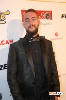 ynotcams2018_redcarpet375  